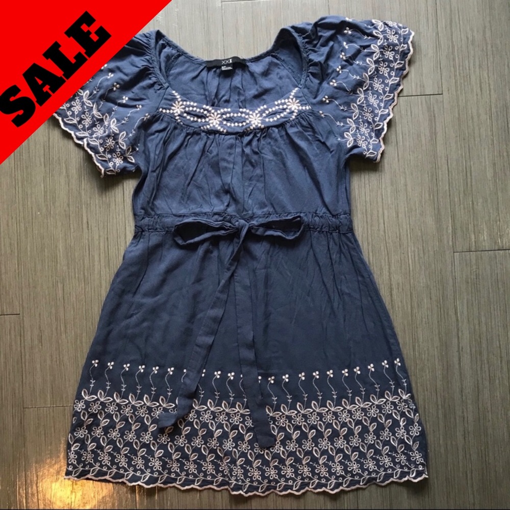 🛑SALE🛑 F21 EYELET EMBROIDERED DRESS BLUE